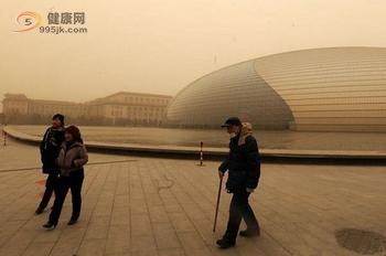 北京沙尘暴景象壮观 尽量避免出门
