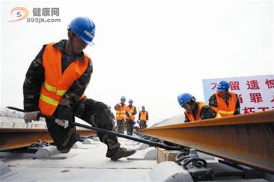 高质量高标准高效率确保京石武客运专线如期建成通车