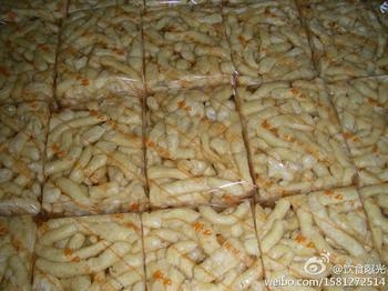 双汇火腿肠吃出已死蛆虫