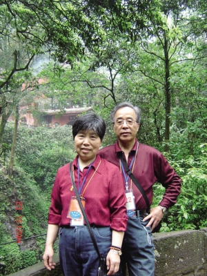 “大哥”、“大姐”是协会里最受欢迎的人。