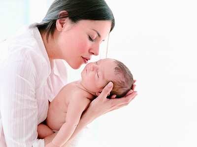 产后乳房红肿酸痛，支招哺乳期乳腺炎怎么办？