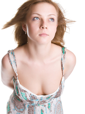 炎热夏季胸罩选择要正确，蕾丝内衣更易诱发乳腺炎